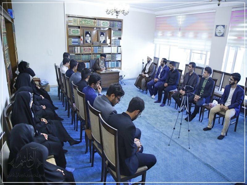 دیدار دانشجویان بسیجی دانشگاه فرهنگیان با امام جمعه تبریز