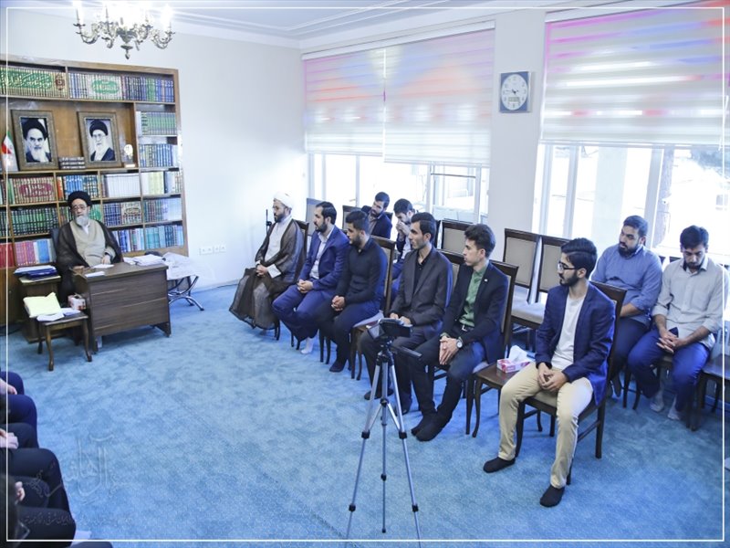 دیدار دانشجویان بسیجی دانشگاه فرهنگیان با امام جمعه تبریز
