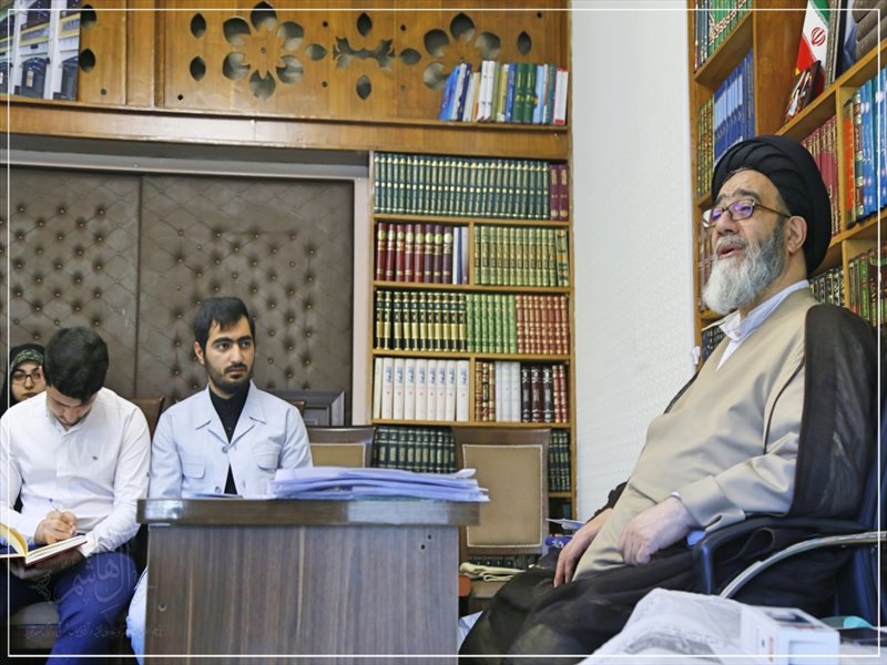 دیدار دانشجویان بسیجی دانشگاه فرهنگیان با امام جمعه تبریز