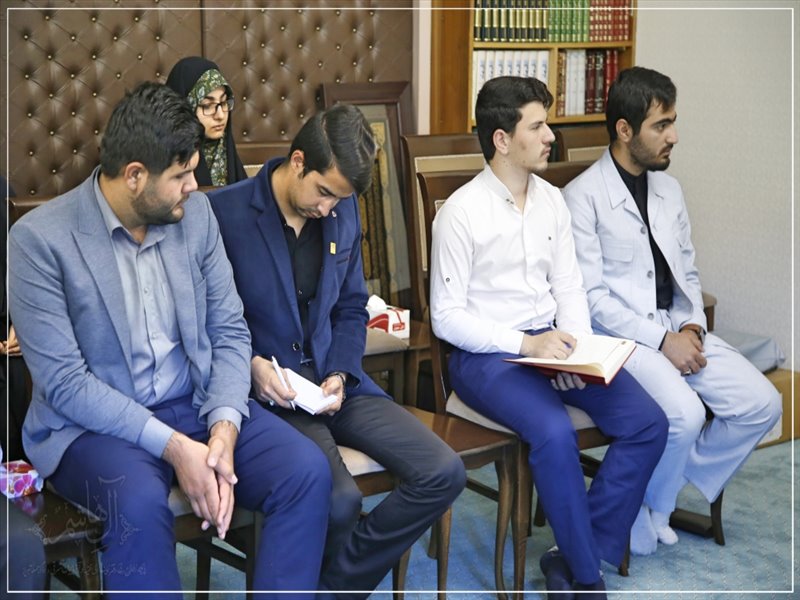 دیدار دانشجویان بسیجی دانشگاه فرهنگیان با امام جمعه تبریز