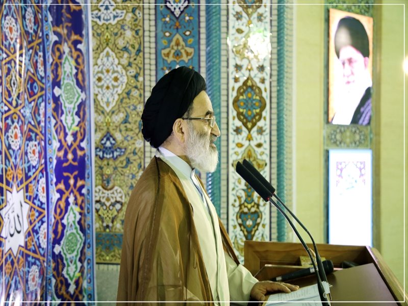 اقامه نماز عید سعید فطر به امامت امام جمعه تبریز