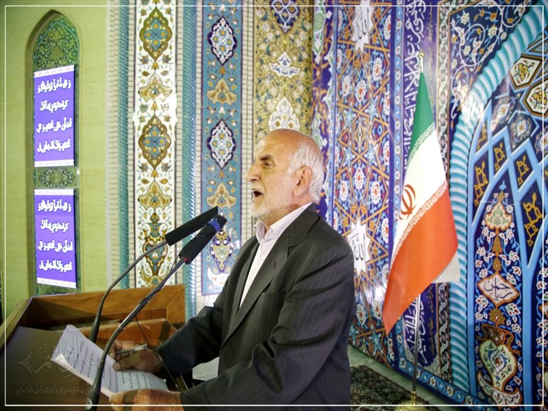 اقامه نماز عید سعید فطر به امامت امام جمعه تبریز