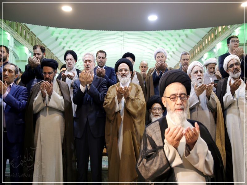 اقامه نماز عید سعید فطر به امامت امام جمعه تبریز