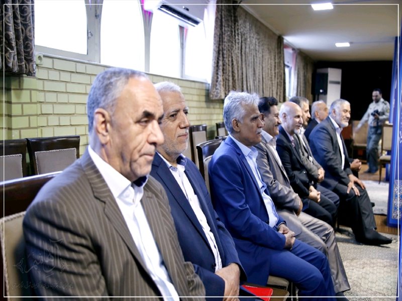 دیدار پیشکسوتان ارتش با نماینده ولی فقیه در استان