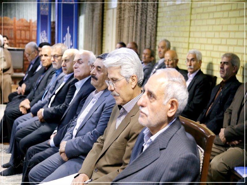 دیدار پیشکسوتان ارتش با نماینده ولی فقیه در استان
