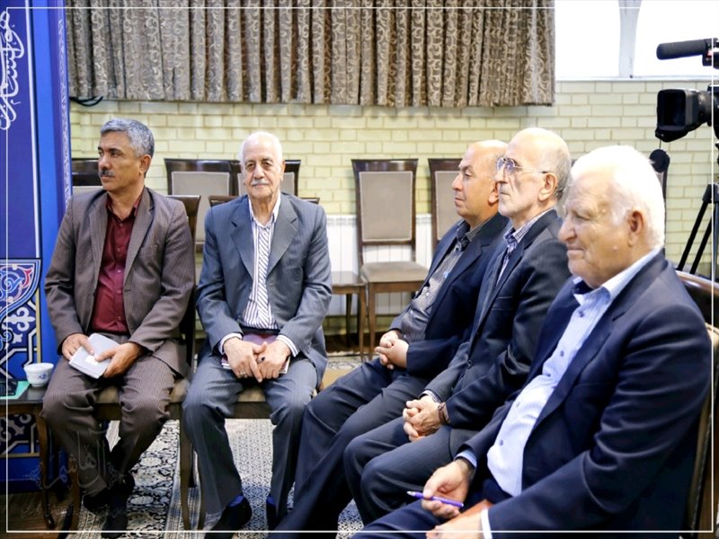 دیدار پیشکسوتان ارتش با نماینده ولی فقیه در استان