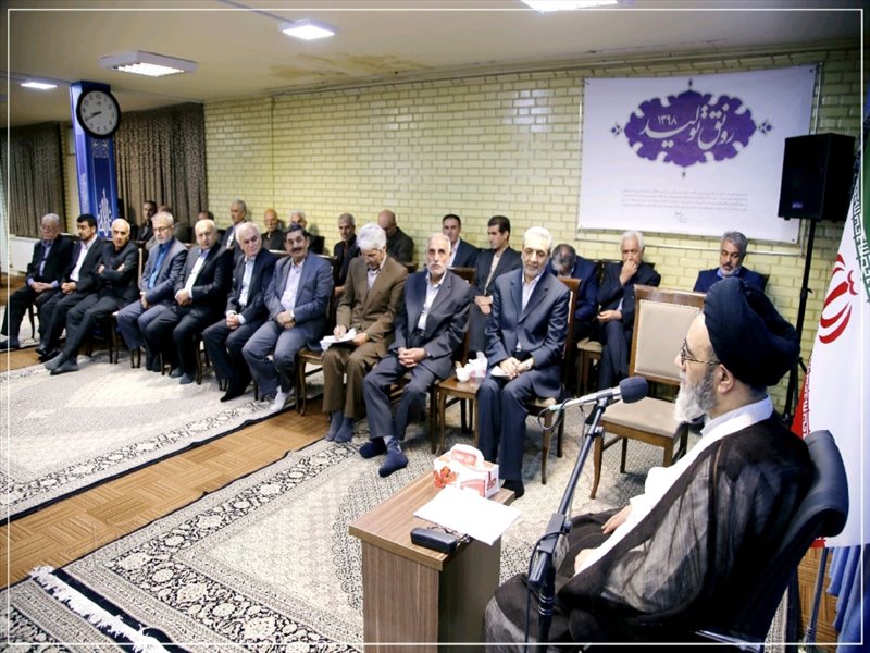 دیدار پیشکسوتان ارتش با نماینده ولی فقیه در استان