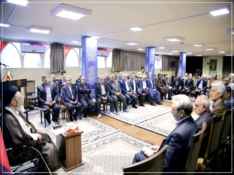 دیدار پیشکسوتان ارتش با نماینده ولی فقیه در استان