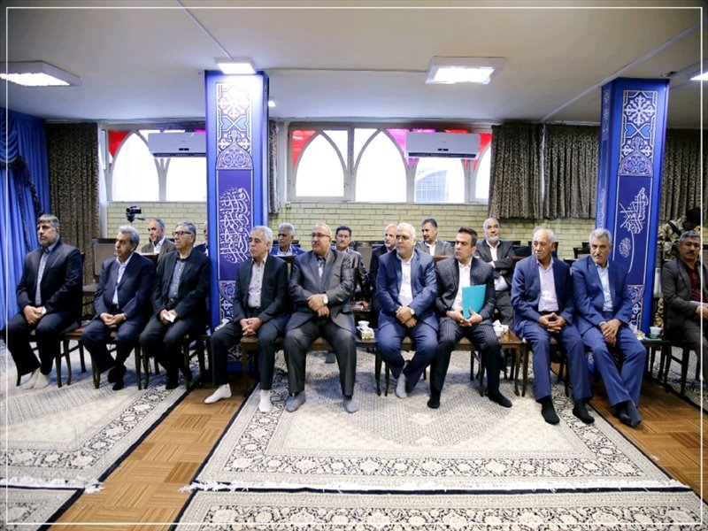 دیدار پیشکسوتان ارتش با نماینده ولی فقیه در استان