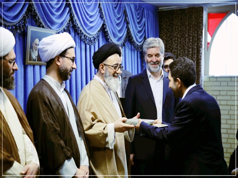 از اساتید بسیجی و نمونه جشنواره تراز انقلاب تجلیل به عمل آمد؛