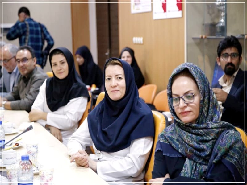 بازدید امام جمعه تبریز و نمایندگان آذربایجان‌شرقی در مجلس از مرکز درمان ناباروری جهاد دانشگاهی