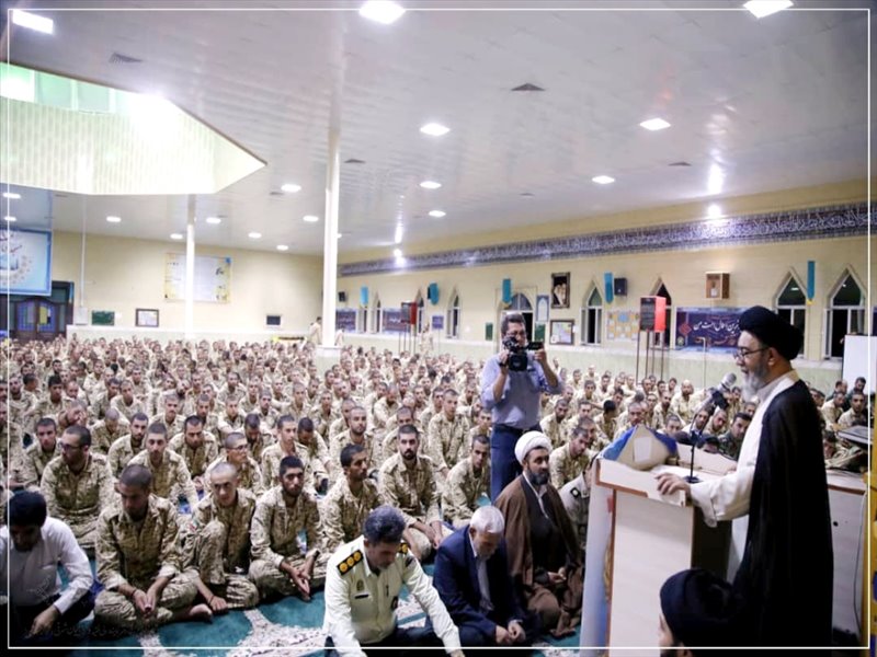 دیدار نماینده ولی فقیه در آذربایجان شرقی با سربازان پادگان ۰۳ عجب شیر