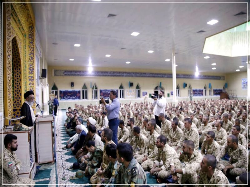 دیدار نماینده ولی فقیه در آذربایجان شرقی با سربازان پادگان ۰۳ عجب شیر
