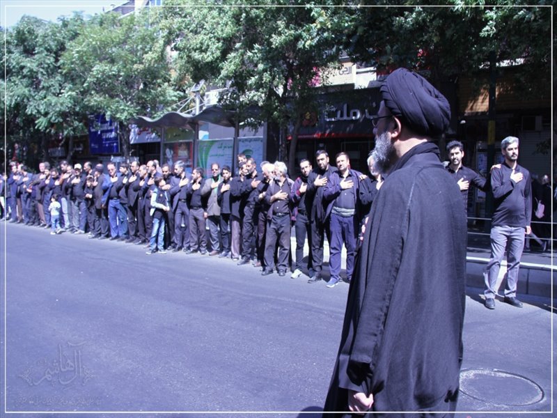 اقامه نماز ظهر عاشورا در تبریز