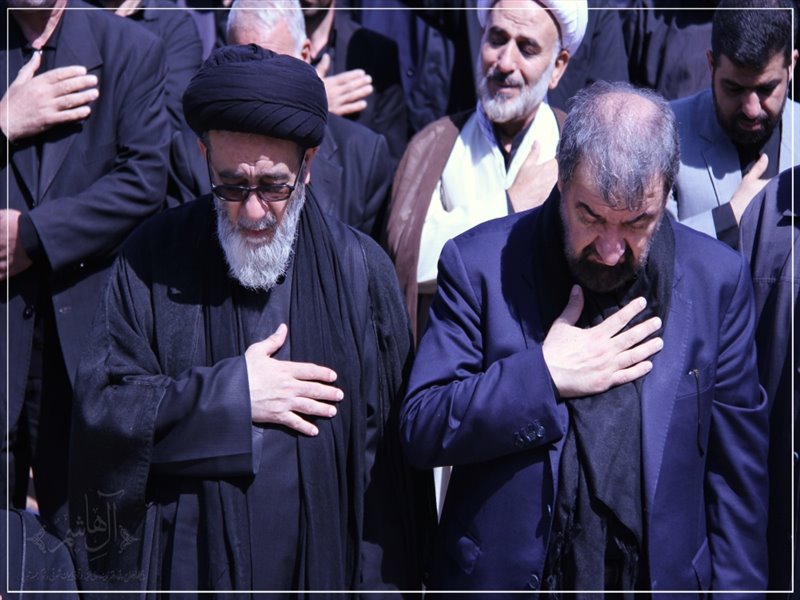 اقامه نماز ظهر عاشورا در تبریز