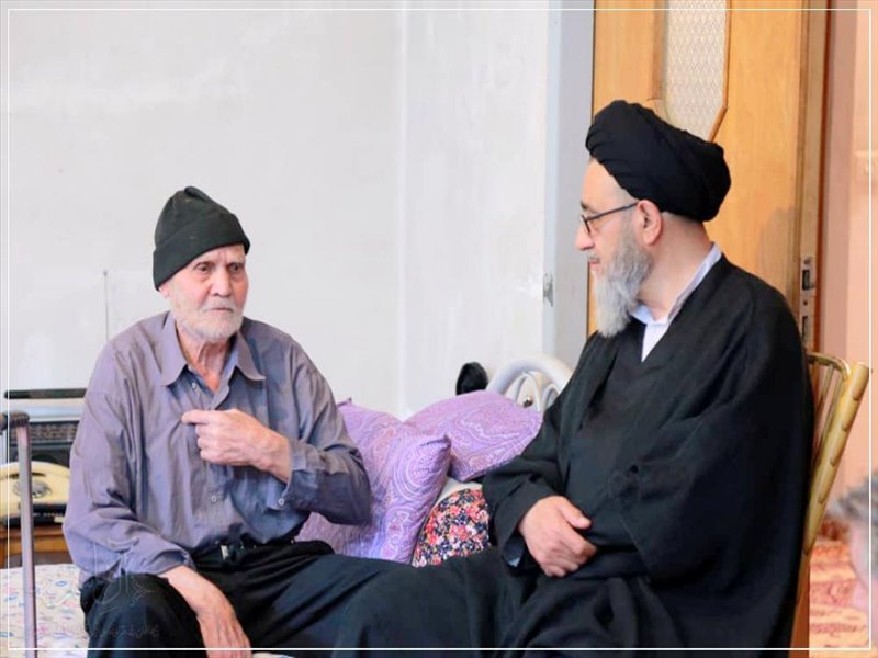 دیدار نماینده رهبر معظم انقلاب از خانواده شهدا در تبریز