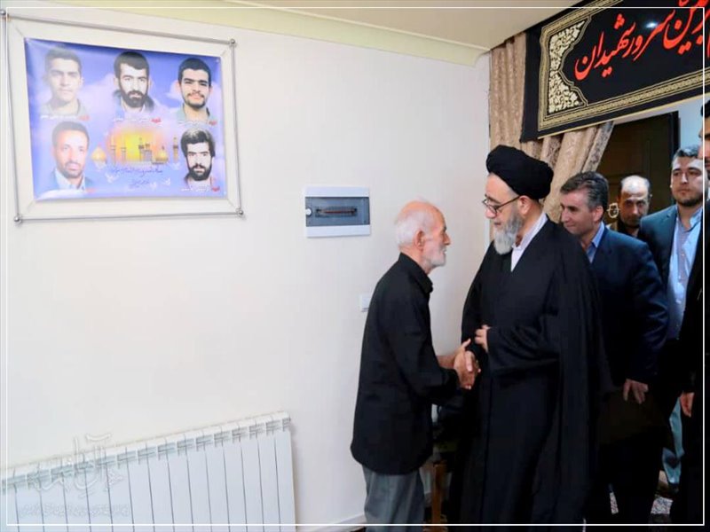 دیدار نماینده رهبر معظم انقلاب از خانواده شهدا در تبریز