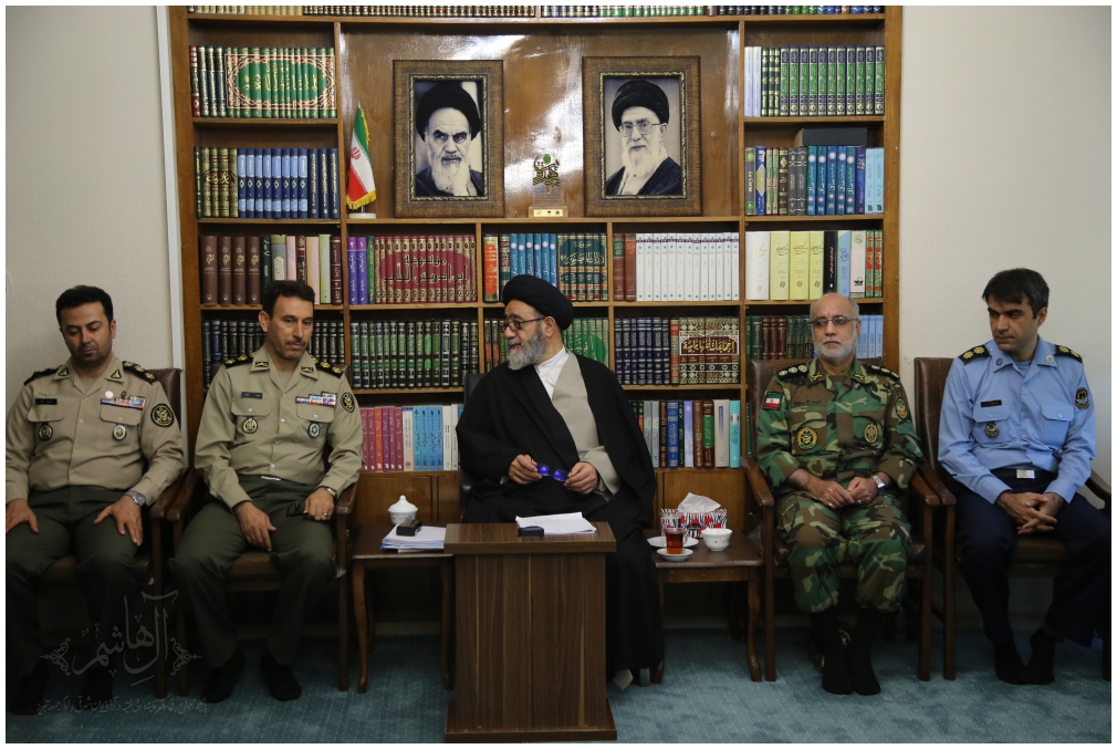 دیدار دانشجویان دافوس با نماینده ولی فقیه در استان